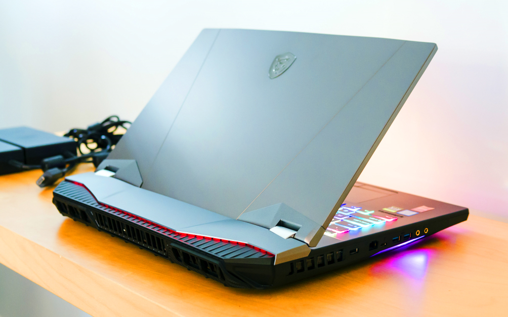 MSI GT76 DT-9SG Titan Gaming Laptop_2
