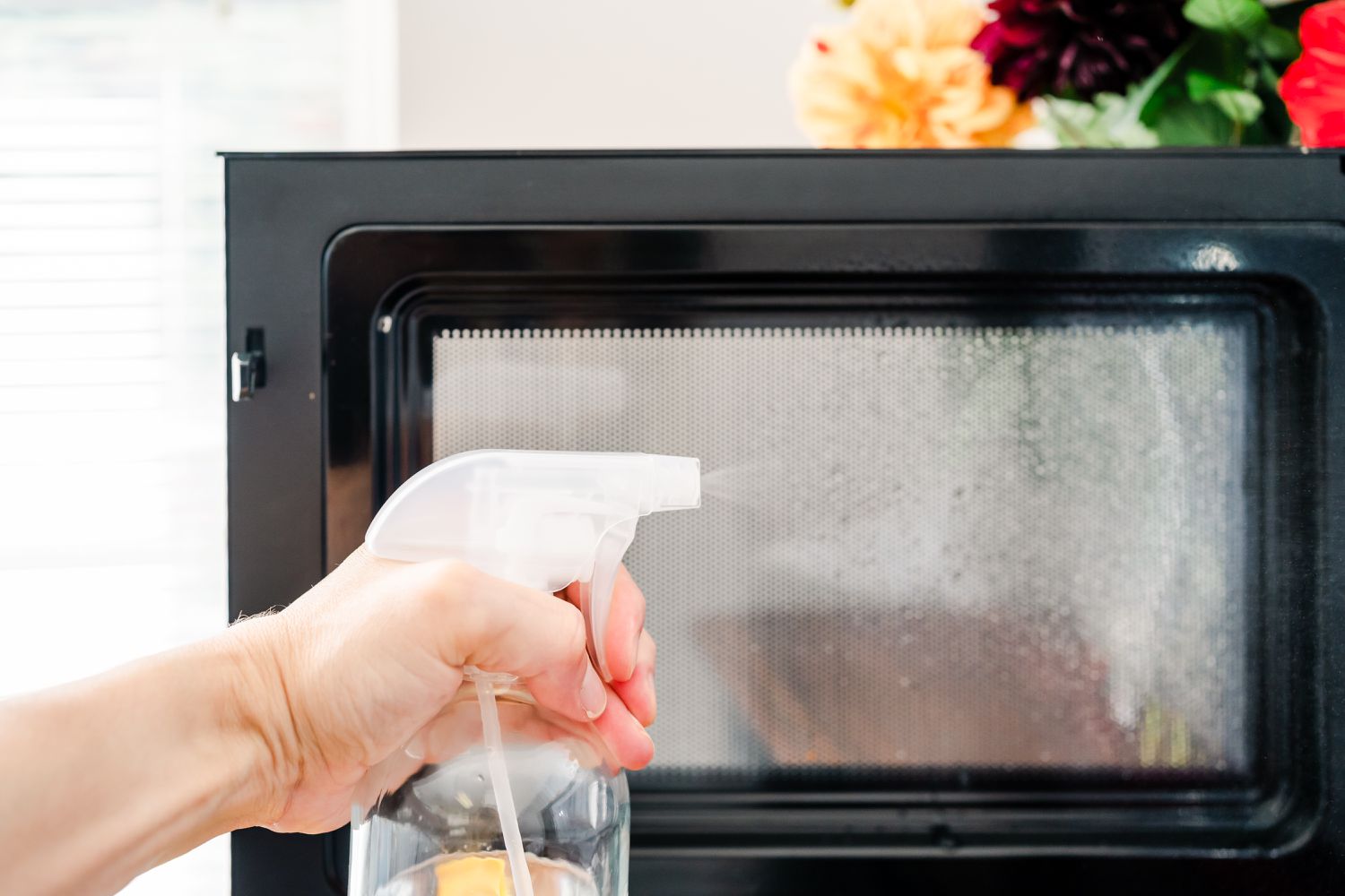 How to clean a microwave