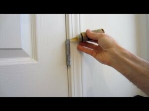 How to fix a squeaky door