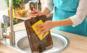 How to clean cutting board