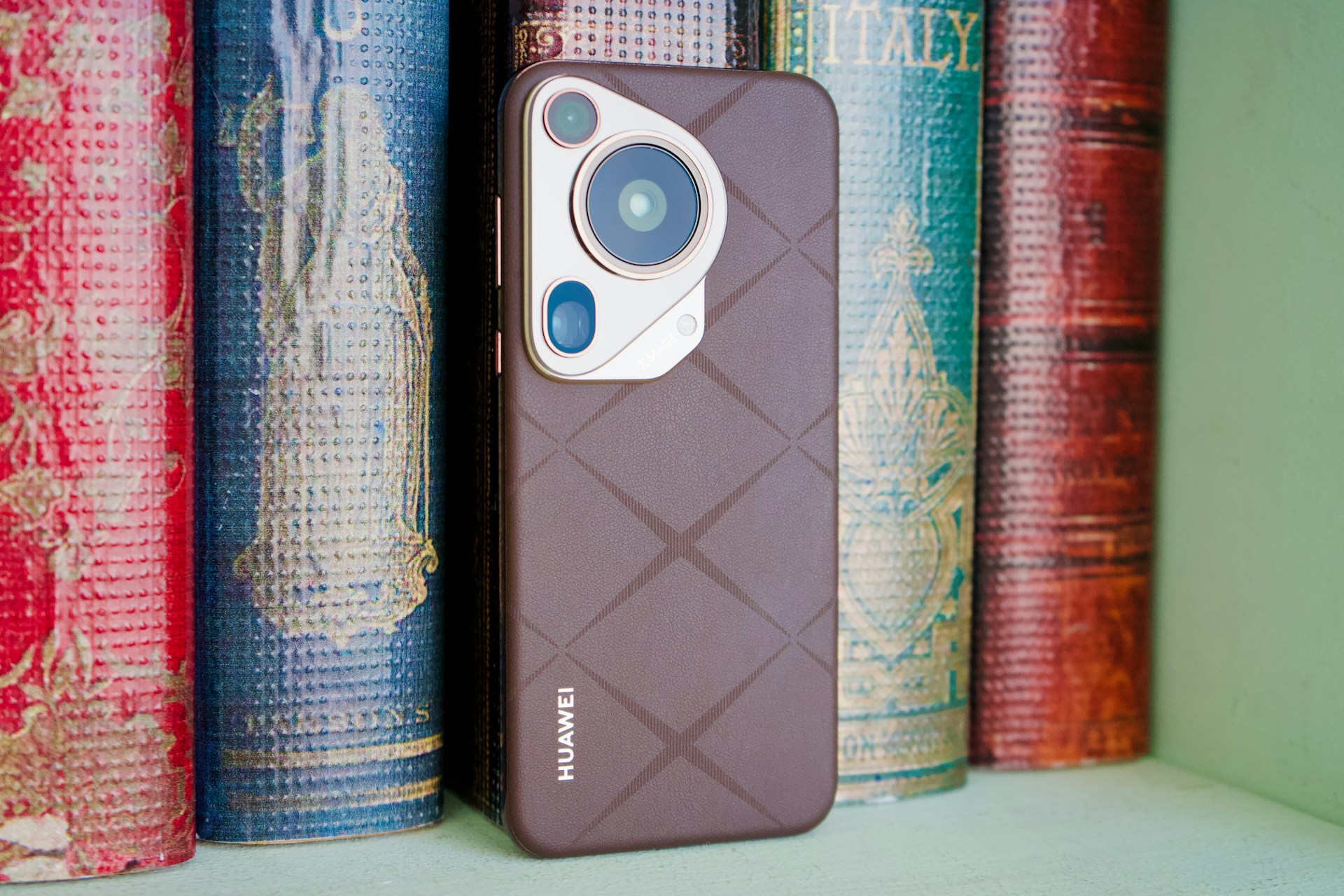 Huawei's flagship phones the Pura 80 Series violate all the rules in the Smartphone Industry.