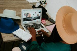 How to Establish a Reliable Source of Income as a New Freelancer as a Guide