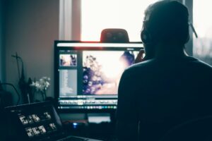 The Top Freelancing Niche Markets That Will Pay the Most in 2025 (And How to Get Started in Them)