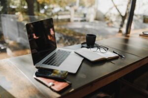 Discover How to Turn on the Dark Mode in Windows 10