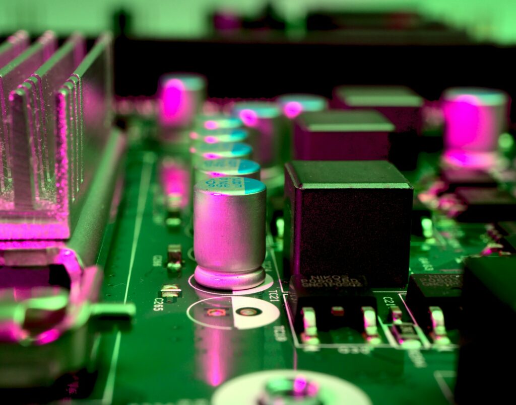 The Evolution of Computer Hardware: From Vacuum Tubes to Quantum Chips